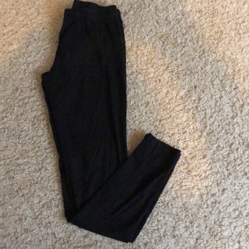 Basic black leggings